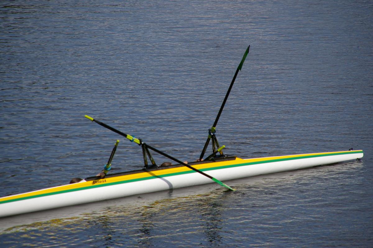 Omslaan in de skiff, en er weer in klimmen